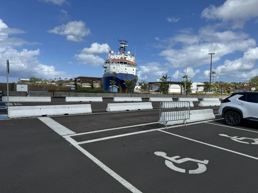 Navire de croisière au quai de Baie des Tourelles, point de départ des transferts RHUMZ en Martinique
